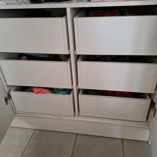 Exterior Wardrobe Doors and Boxes Set like new, includes handles and hinges