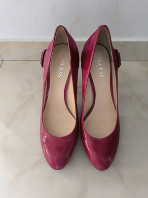 Guess by Marciano pumps like new, red and pink, size 40
