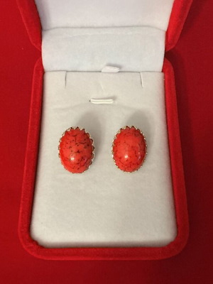 Vintage oval earrings with red cabochon stone, like new