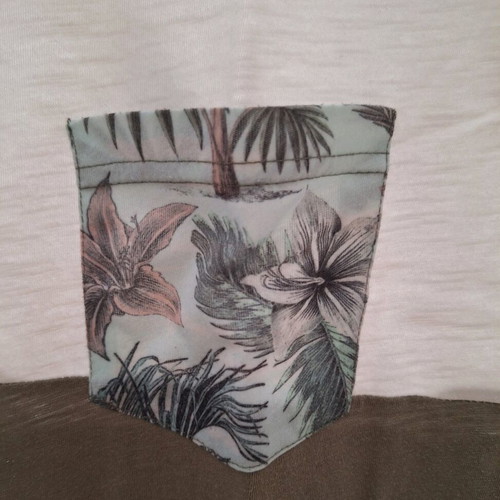 Pull&Bear men's T-shirt Small used, white and green