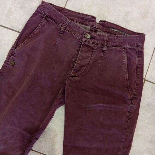 Pants No 28 like new, waist 37 cm, missing back pocket button