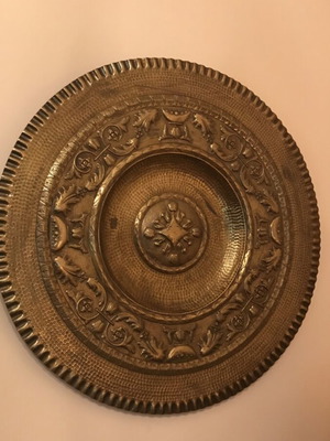Large handmade decorative brass wall plate, 1 meter diameter