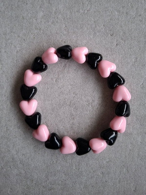 Handmade bracelet with heart beads in pink and black, new