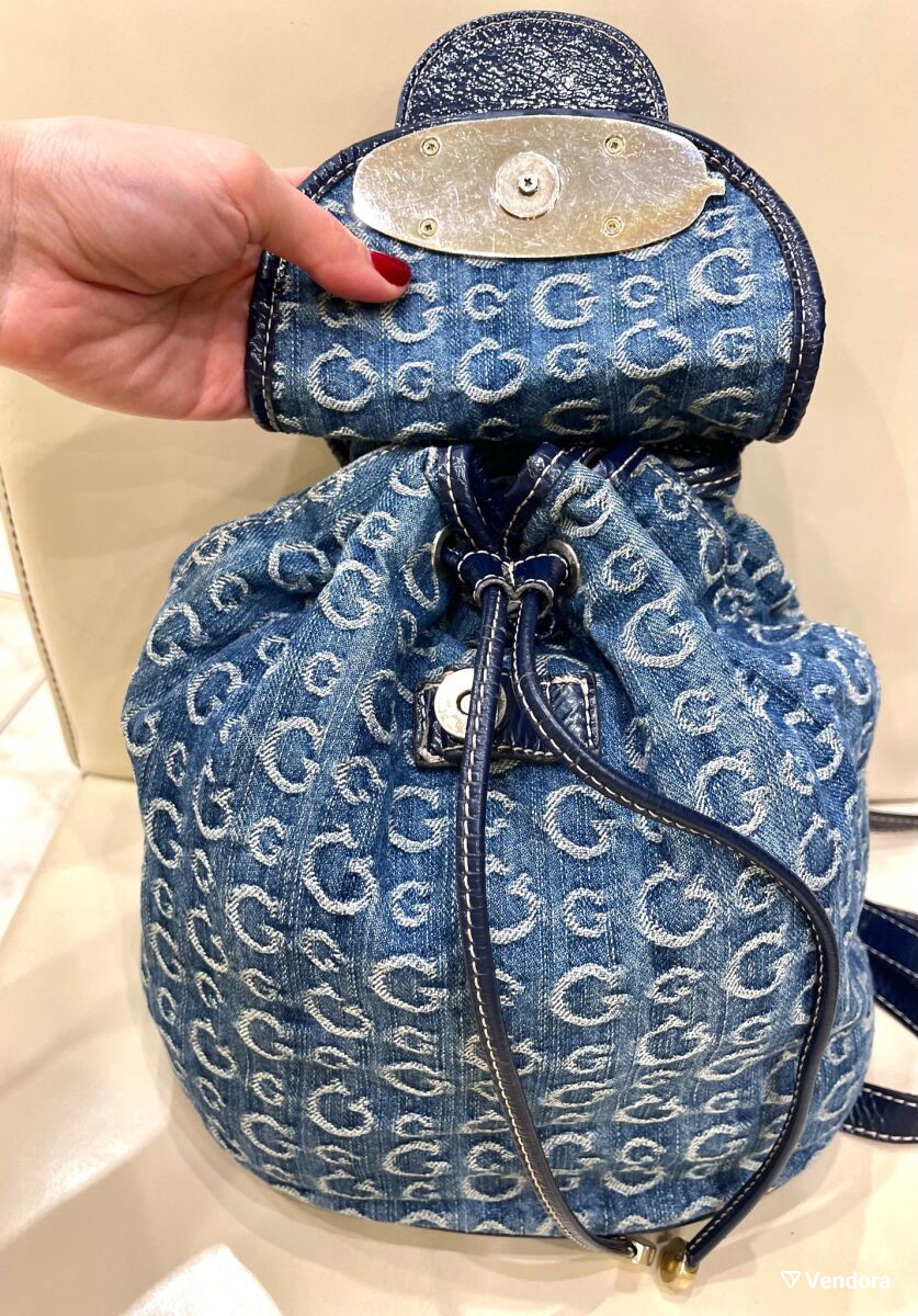 [BOGO] Vintage‎ Guess Blue Denim Backpack Guess Blue Denim Leather Backpack like new - € 75,00  main image 4