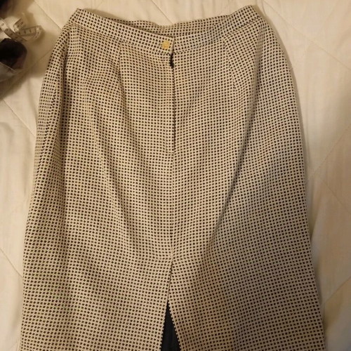 Lussile wool skirt knee-length like new, s/m, black and white