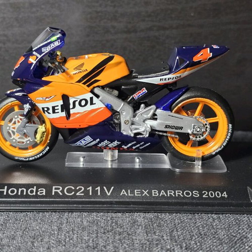 MotoGP Honda RC211V 2004 Alex Barros model 1:24 like new