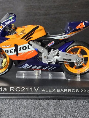MotoGP Honda RC211V 2004 Alex Barros model 1:24 like new