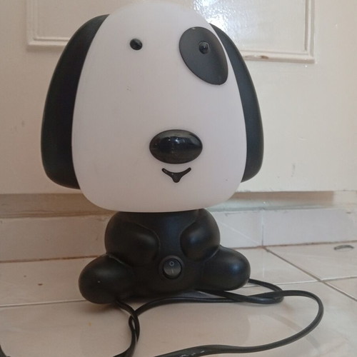 Dog-shaped children's lamp