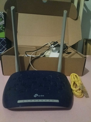 Wireless Router TP-Link with 2 Antennas like new