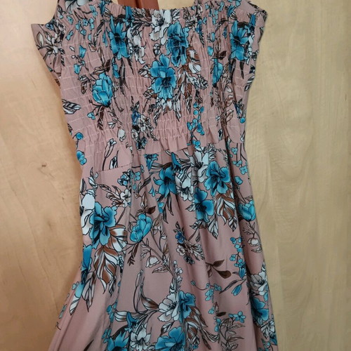 Midi floral dress S/M like new in sapio apple shade with blue flowers