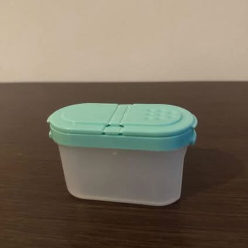 Taperware container new