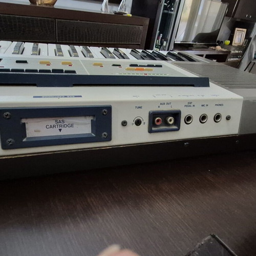 KORG synthesizer like new with case and memory cards