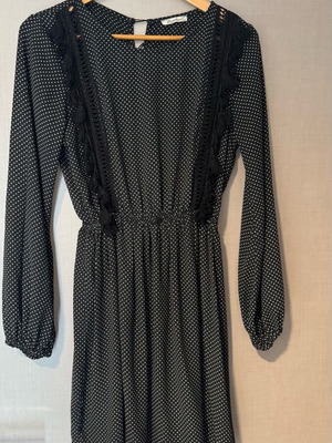 Regalinas dress black like new, size S