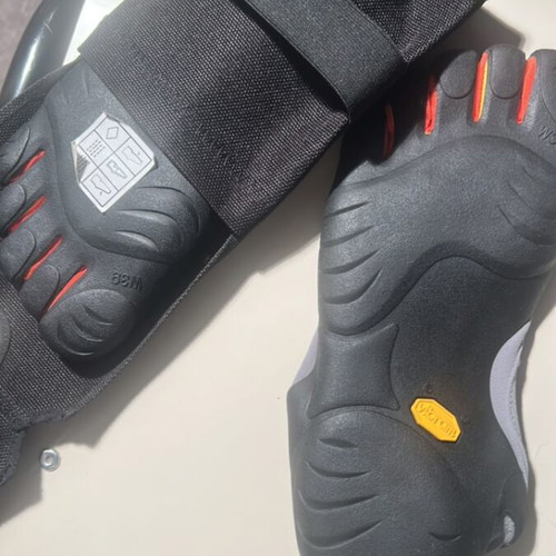Vibram women's toe shoes size 39 new, gray summer design