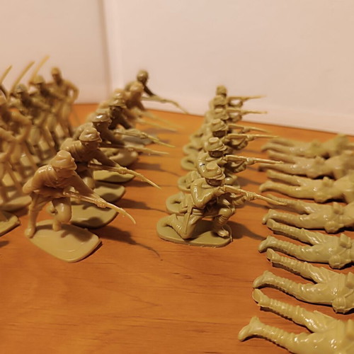Plastic Japanese Military Figures 1/32 Scale like new, set of 59