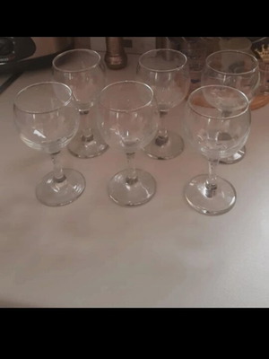 Set of 6 glasses like new