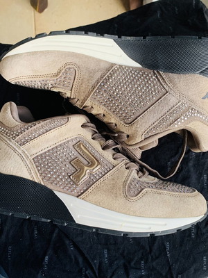 Replay women's sneakers size 38 like new, taupe beige with rhinestones