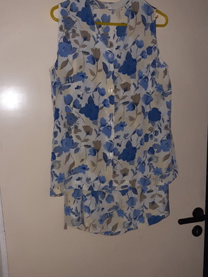 Set with elastic waist skirt and floral blouse L like new