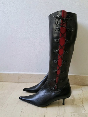 Bournazos vintage y2k deadstock leather kitten heel boots