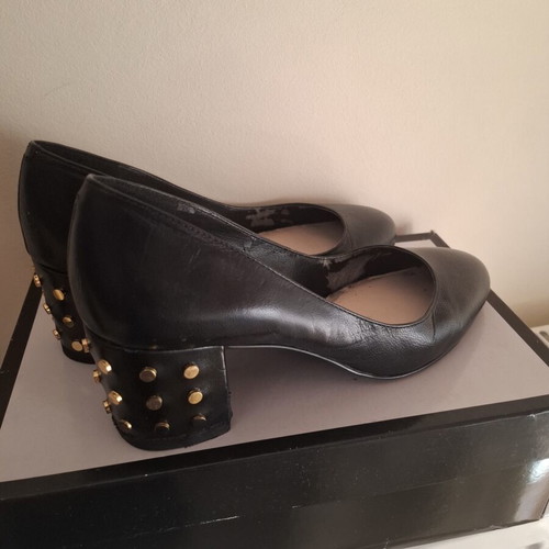 Nine West black leather pumps like new with gold studs, size 37.5