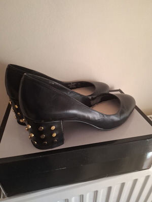 Nine West black leather pumps like new with gold studs, size 37.5