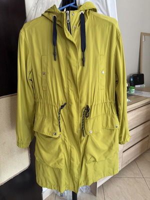 Zara waterproof jacket like new, size S/M, green