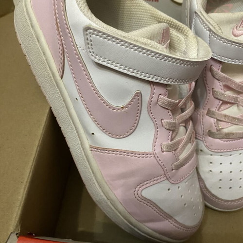 Nike athletic shoes like new, size 34, white and pink