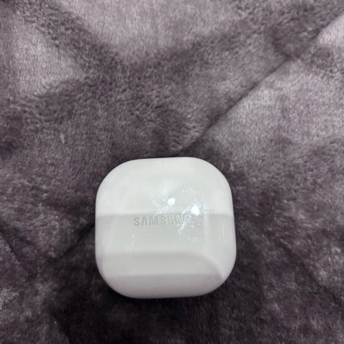 Samsung wireless earbuds like new