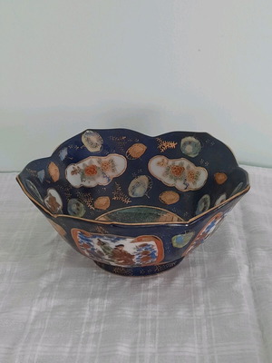 Vintage Satsuma porcelain bowl from China, like new