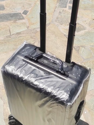 Riigid V2 20" Carry-On Suitcase new, black, removable wheels