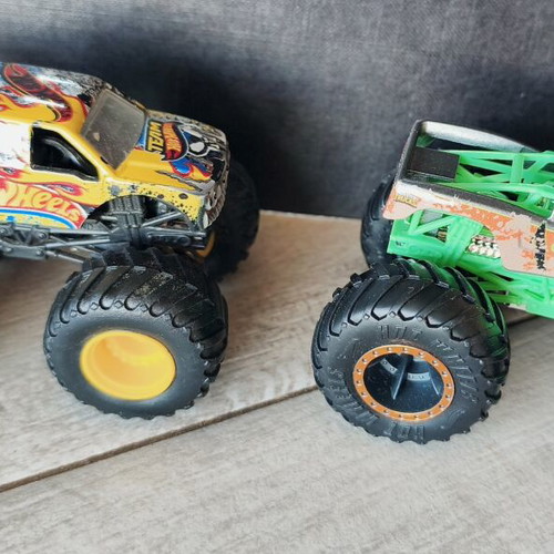 Hot Wheels trucks, pack of 7