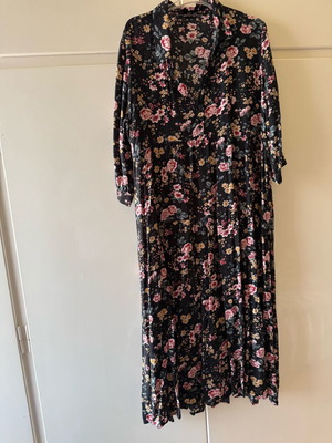 Semizie dress Helmi size Large like new
