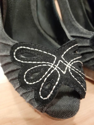 Γόβες peep toe τζιν με διακόσμηση μεταχειρισμένες, τακούνι 11cm, Νο 41