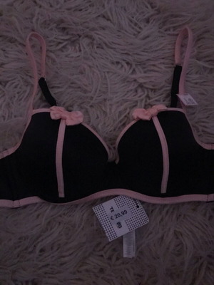 Suites black & pink bows new