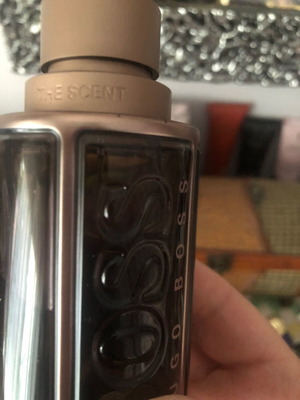 Hugo Boss The Scent Le Parfum men's perfume like new 100 ml