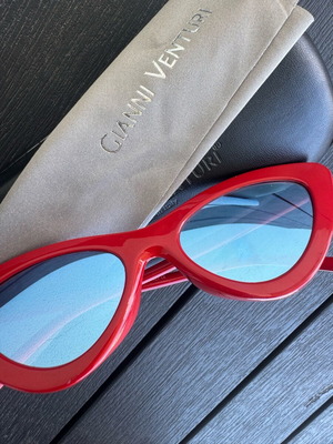Gianni Venturi women's sunglasses like new, red