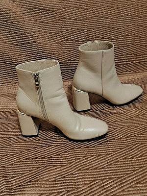 Ankle boots used, size 39, beige