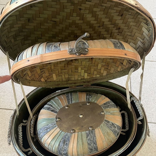 Set of three baskets with metal lining