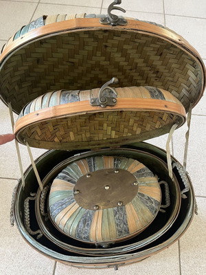 Set of three baskets with metal lining