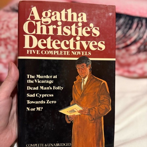 Agatha Christie’s Detectives Five Complete Novels hardcover like new