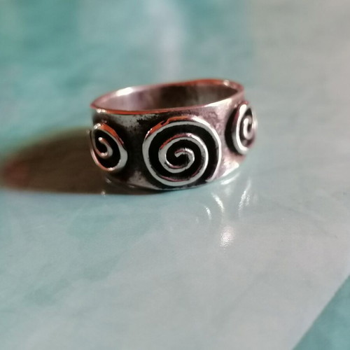 Silver 925 ring with embossed spirals new, size 52 (US 6.5)
