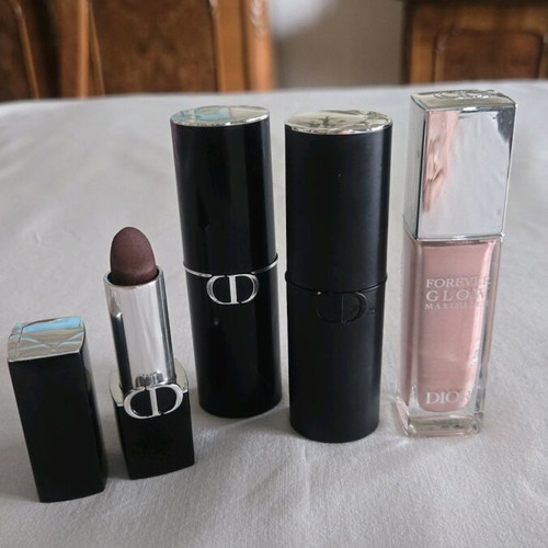Dior makeup set like new, foundation, bronzer, glow, lipsticks