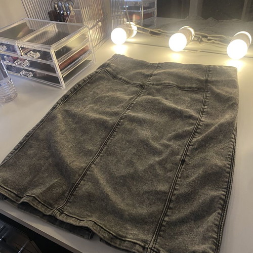 Skirt like new, size M 38 10, gray