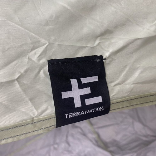 Terra Nation Hare Kohu Plus beach tent like new, open green