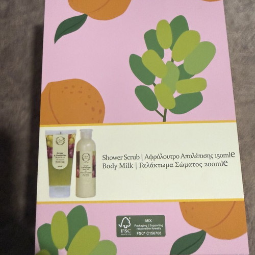 Fresh Line Grape & Nectarine body care set new
