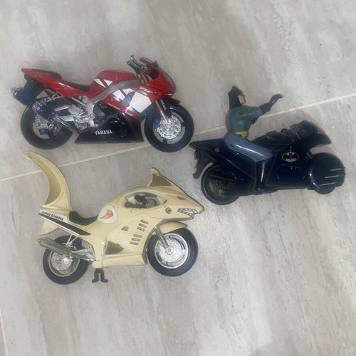 Collectible motorcycle toys used, Yamaha with broken parts