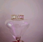 Ring like new with adjustable size and zircon gold color
