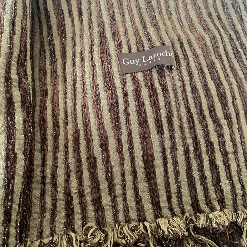 Guy Laroche Paris brown throw over 120x180cm used