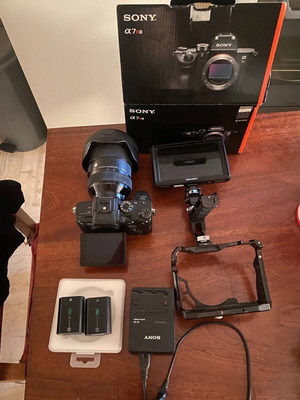 Sony A7R III Full Frame Mirrorless Camera Professional Set