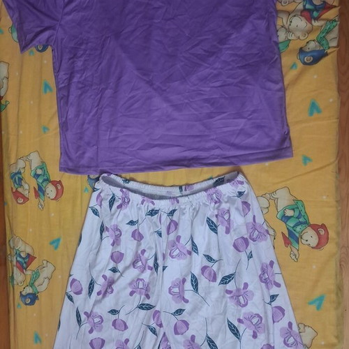 Temu women's pajama set new, size L, purple and white floral capri
